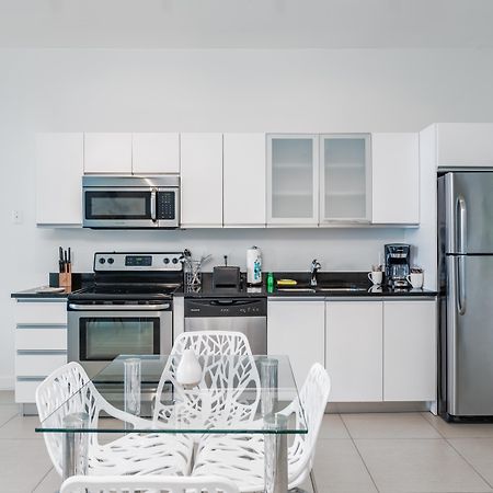 Churchill Suites Monte Carlo Miami Beach Extérieur photo