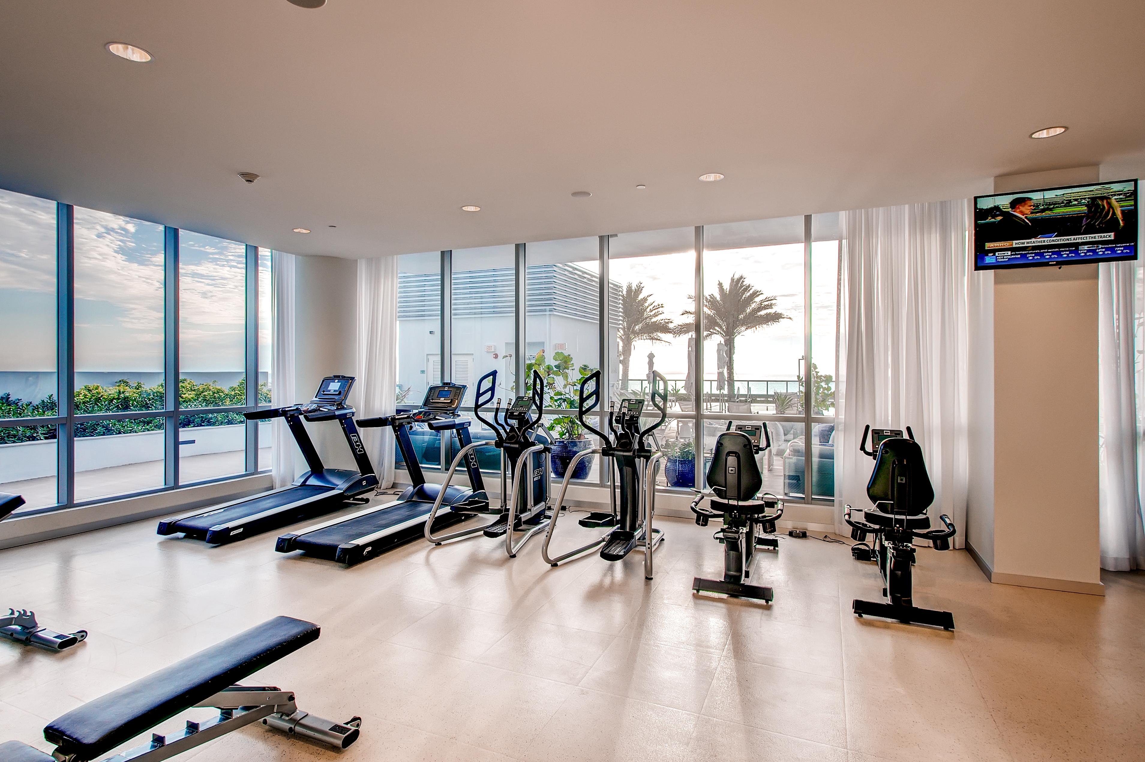 Churchill Suites Monte Carlo Miami Beach Extérieur photo